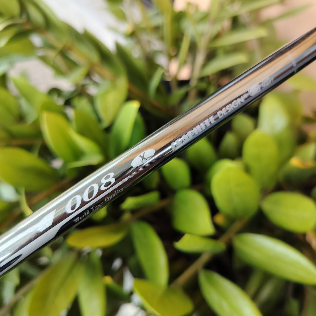 ก้านแข็ง-แรงใส่เต็ม!!! GRAPHITE DESIGN Tour AD G-008 FLEX X มาพร้อมสลีฟใส่ Taylormade และมีกริพติดมาให้แล้ว ไขใส่ ตีได้เลย ก้านไม้กอล์ฟพรีเมี่ยมมือสอง ของแท้ By NakaraLuxurious