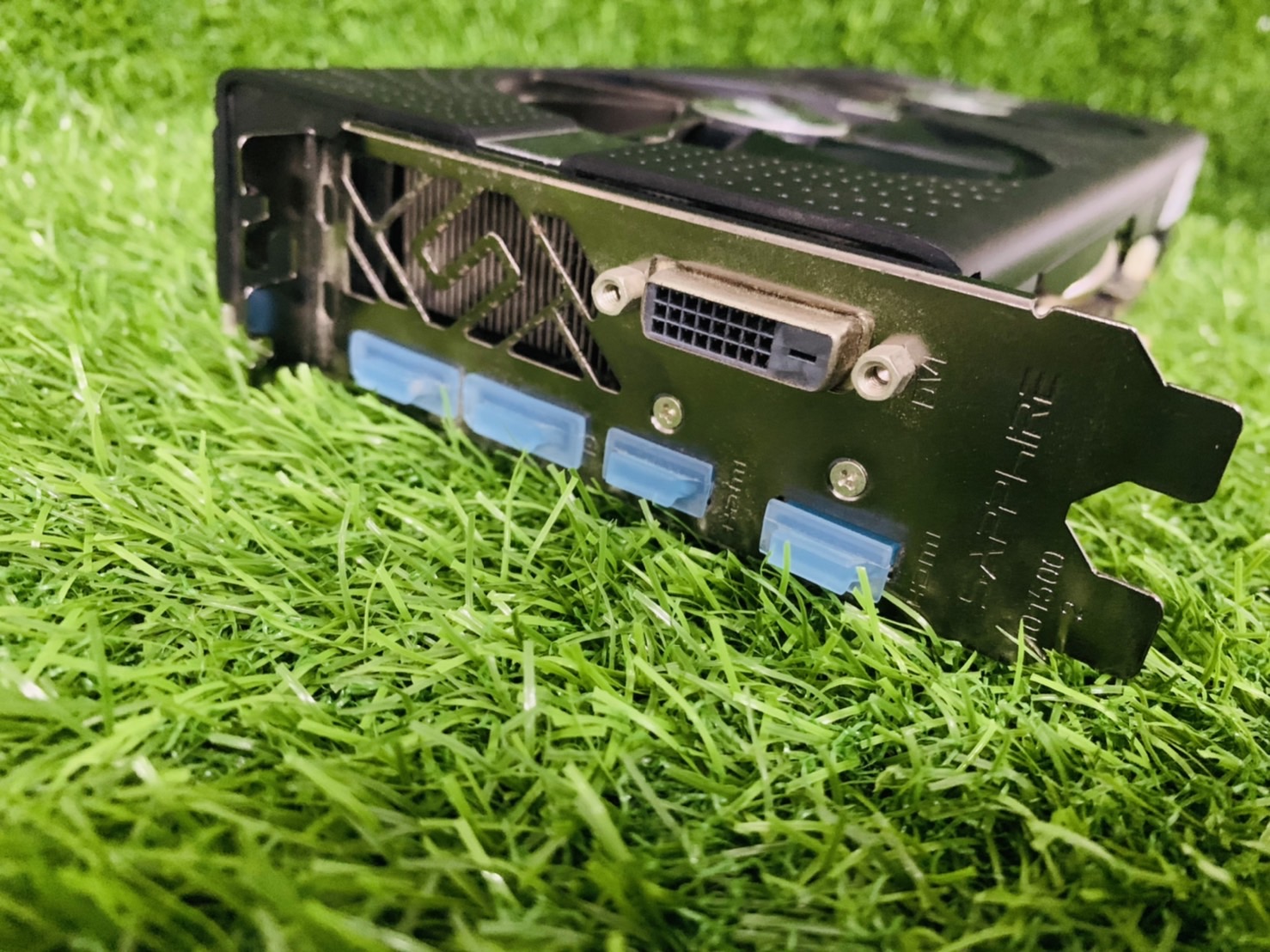 การ์ดจอ Sapphire RX580 4GB DDR5