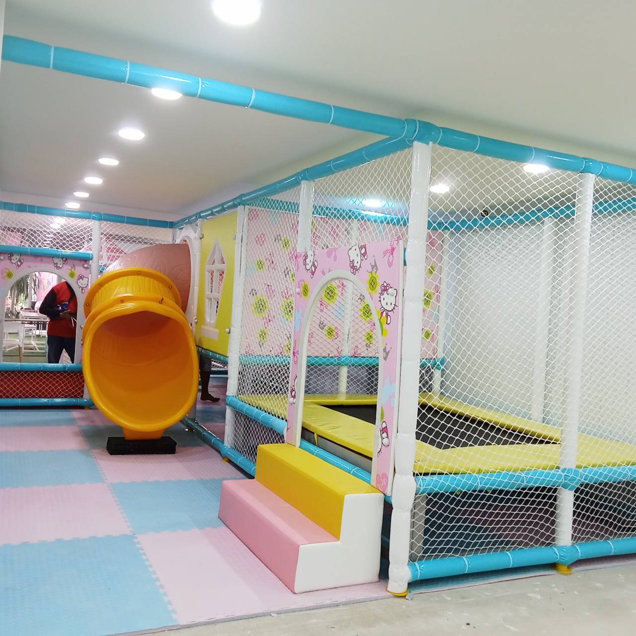 บ้านบอลเด็ก ชุดสนุกเด็กแสนหวาน บ่อบอลพร้อมสไลเดอร์และของเล่นมากมาย นุ่มนิ่ม softplay สวนสนุก เครื่องเล่นสนามในร่ม indoorplayground รับสั่งทำบ้านบอลตามธีมสีและขนาดตามพื้นที่ได้ pre order 30-45 วัน