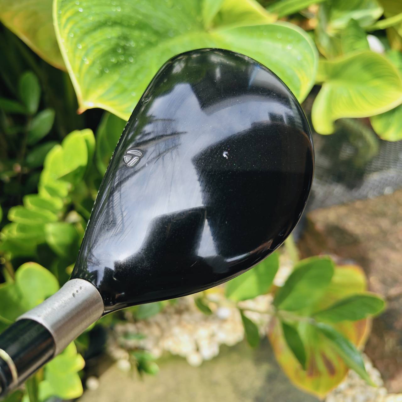 7 Wood TaylorMade r7 ST (21°) ไขปรับทิศทางลูกได้ดี ตีตรงอย่างมาก แม่นยำเป้าหมายที่สุด