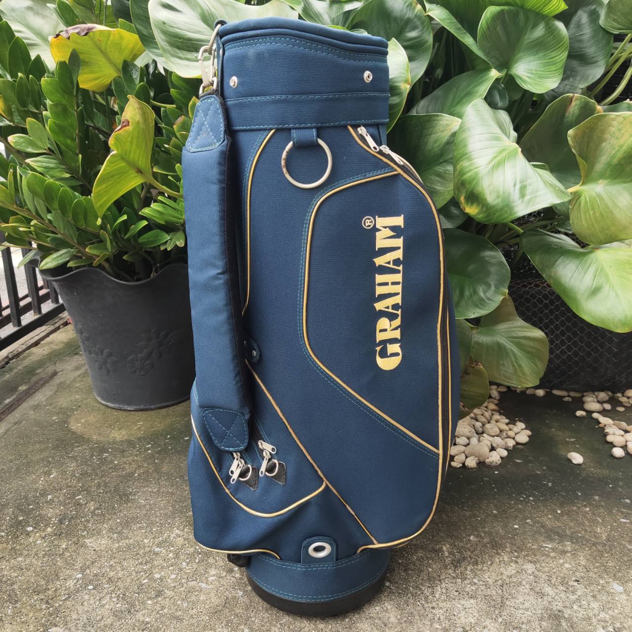 ถุงกอล์ฟ GRAHAM หรูจัด ผู้ดีอังกฤษ ช่องใส่ไม้แบบ 14 ช่องเรียงสวยจัดๆ ไม่เหมือนใคร น่าใช้มาก