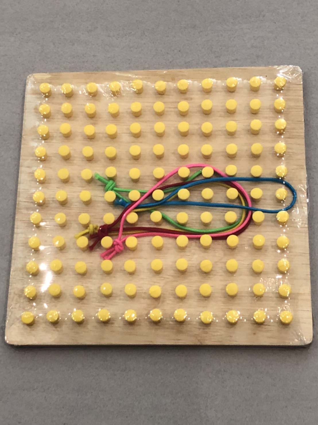 กระดานตะปู (พลาสติก) , ของเล่นเสริมพัฒนาการ, ของเล่นเด็กอนุบาล, สื่อการสอนเด็กอนุบาล วัสดุและสี ปลอดภัยต่อเด็ก มีมาตรฐาน มอก. ตามที่ สพฐ. กำหนด