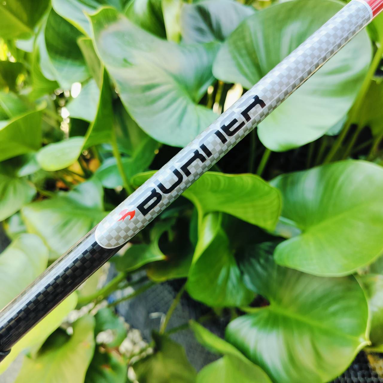 DRIVER TAYLORMADE TOUR BURNER องศา 10.5 ก้าน FUJIKURA RE*AX FLEX R เป็นรุ่นที่ตีดีมากๆ วางน้ำหนักไว้ดีมาก ไม้กอล์ฟพรีเมี่ยมมือสอง ของแท้ By NakaraLuxurious