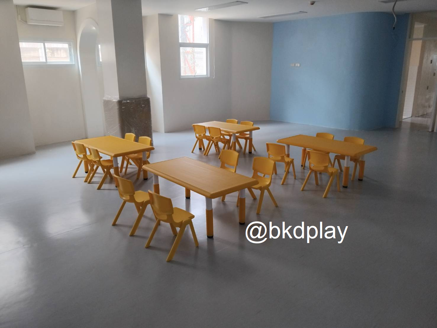 โต๊ะนักเรียนพลาสติก ขาปรับระดับได้,โต๊ะเขียนหนังสือเด็กอนุบาล-ประถม โต๊ะสี่เหลี่ยมผืนผ้า ปรับระดับได้ ราคาโรงงาน พร้อมส่ง