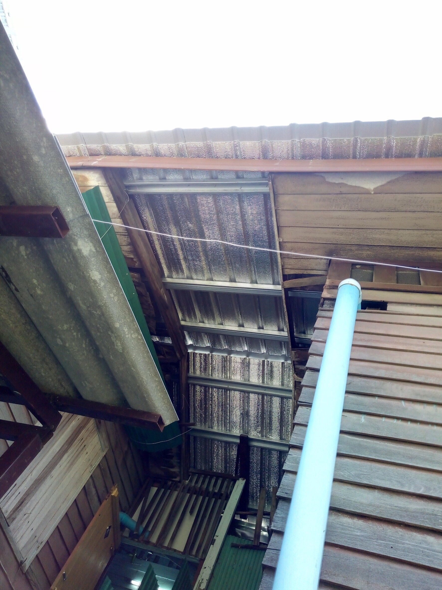 งานเปลี่ยนหลังคาบ้านพักรถไฟบางกอกน้อย การรถไฟแห่งประเทศไทย