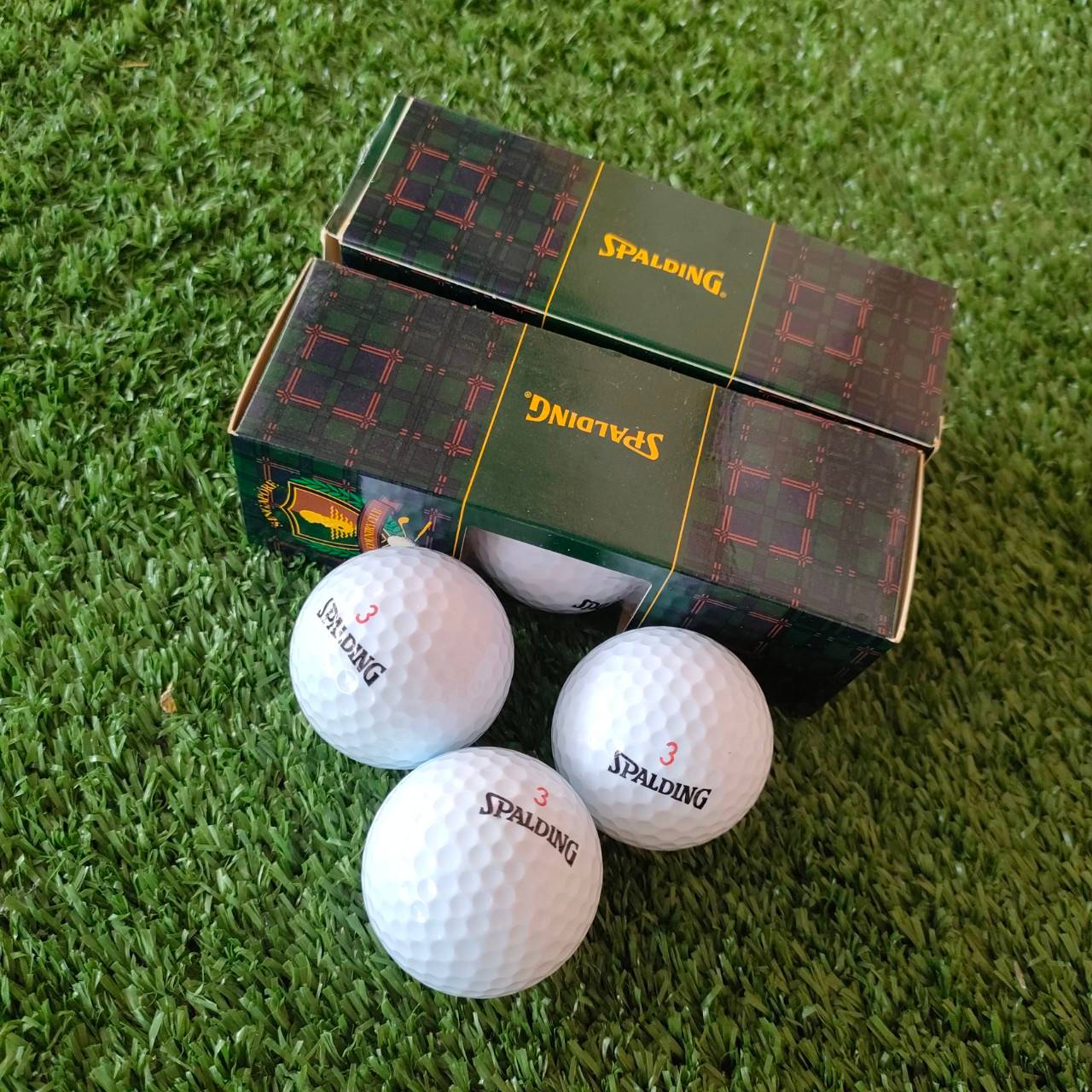 ลูกกอล์ฟ SPALDING ที่ระลึก SINGAPORE BAY COUNTRY CLUB 1 กล่องมี 3 ลูก ทั้งกล่อง และลูกมีสกรีน LIMITED EDITION *** ขายเป็นหลอด *** *** ลูกมือหนึ่ง ***