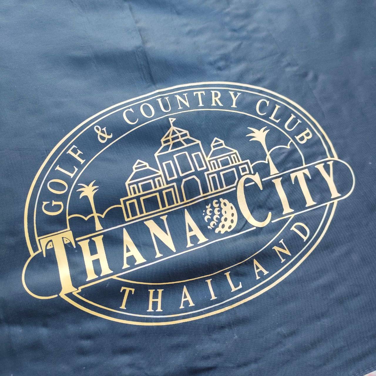 ร่มกอล์ฟสองชั้น THANCITY GOLF COUNTRY มือสอง ด้านในกัน UV อย่างดี และมีรูระบายอากาศด้วย ใช้งานดีมากๆ!! ไม้กอล์ฟมือสอง ของแท้ BY NakaraLuxurious