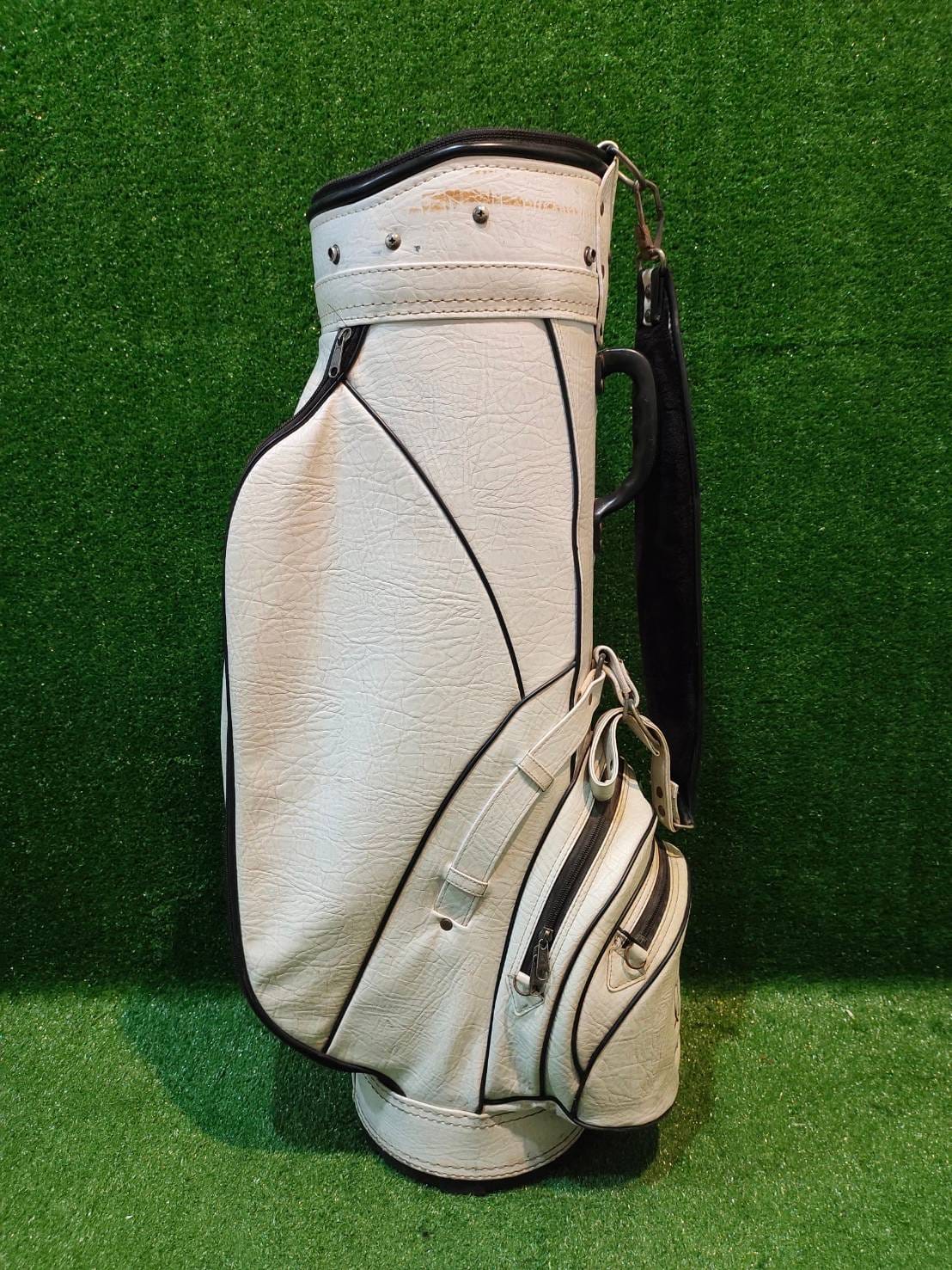 ถุงกอล์ฟหนัง BFS