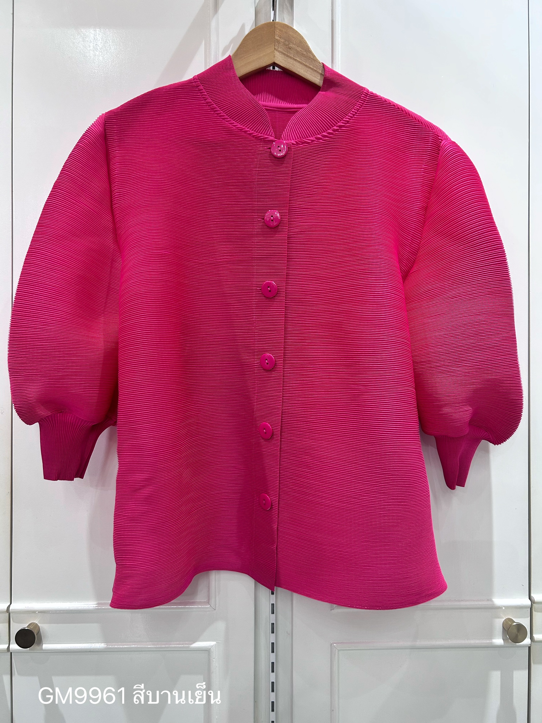 2MUAY GM9961 เสื้ออัดพลีทคอปกแมนดาริน กระดุมผ่าหน้า แขนจั๊ม MANDARIN CUFF SLEEVE PLEATED TOP 23 สี FREE SIZE