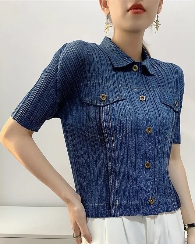 2MUAY รุ่น CX0446 เสื้ออัดพลีท COLLAR BUTTON DENIM PLEATED TOP สียีนส์เข้ม FREE SIZE