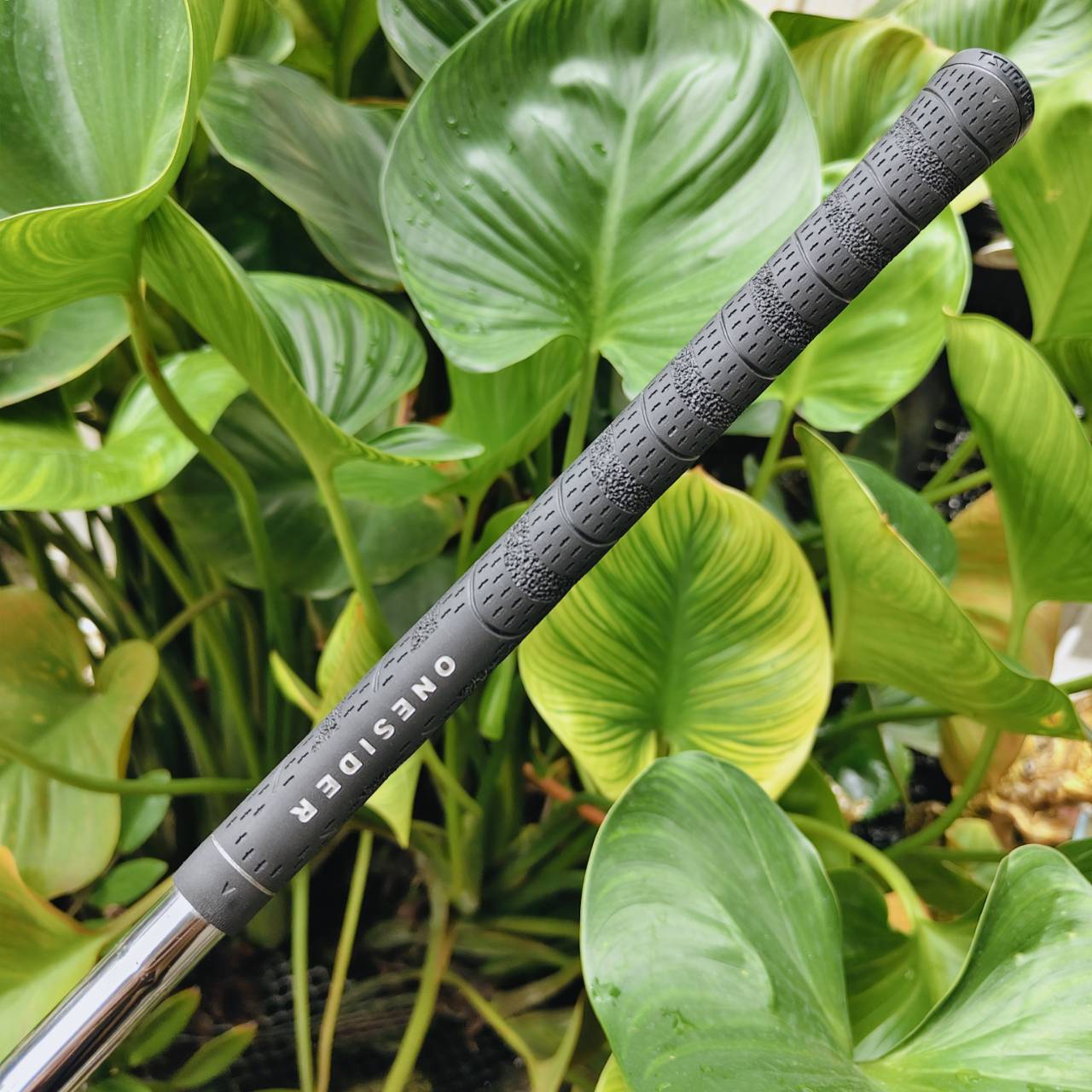 ชุดเหล็ก TSURUYA ONESIDER SE ตีง่ายและไกล เนื่องจากมีดีไซน์ ใบใหญ่ หน้าเด้ง และองศาโกง