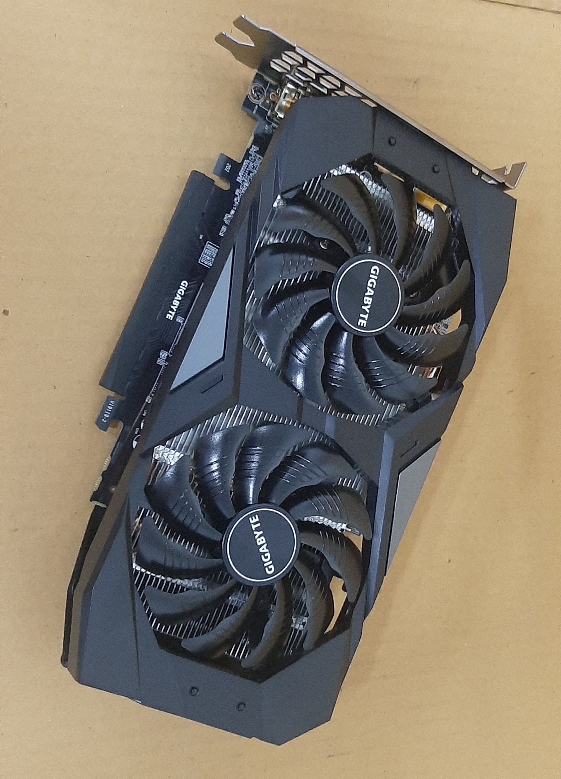 ประกันหมดจากศูนย์เดือน12 ปี2021 VGA (การ์ดแสดงผล) GIGABYTE GEFORCE RTX 2060 OC 6G มือสอง มีกล่อง ประกันร้าน 1 เดือน