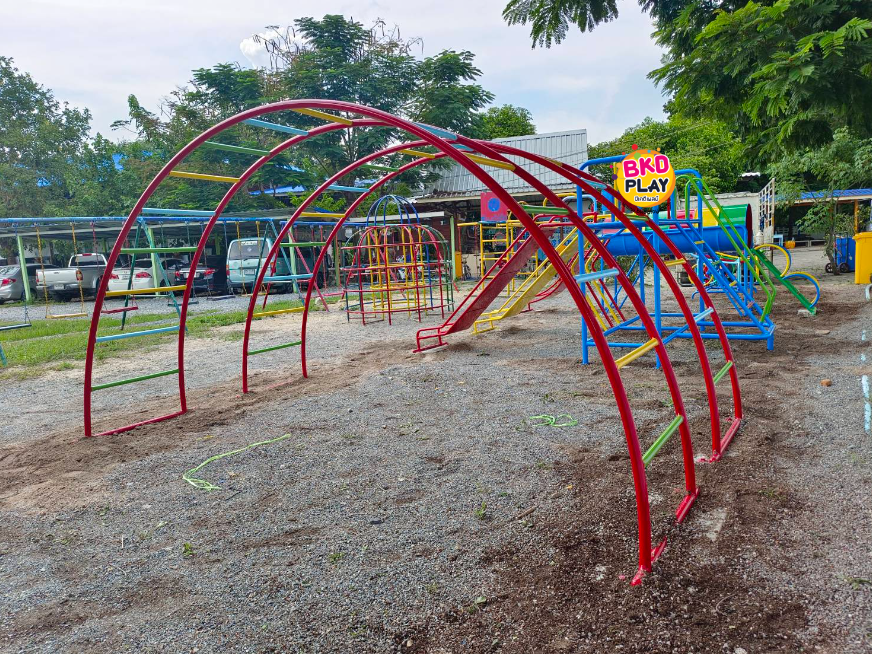 เครื่องเล่นสนามกลางแจ้ง เครื่องเล่นสนามเหล็ก ชุดปีนป่ายบาร์ไต่ บาร์โค้ง Outdoor Playground, ราคาโรงงาน สินค้าสั่งผลิต 10-20 วัน