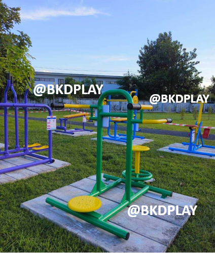 เครื่องออกกำลังกาย กลางแจ้ง ชุดอุปกรณ์ บริหารข้อ สะโพก แบบยืน บิดเอวคู่ ลานกีฬา อเนกประสงค์ สนามกีฬา สั่งผลิตตามสีที่ต้องการได้ ขนาด 60x120x100 ซม.