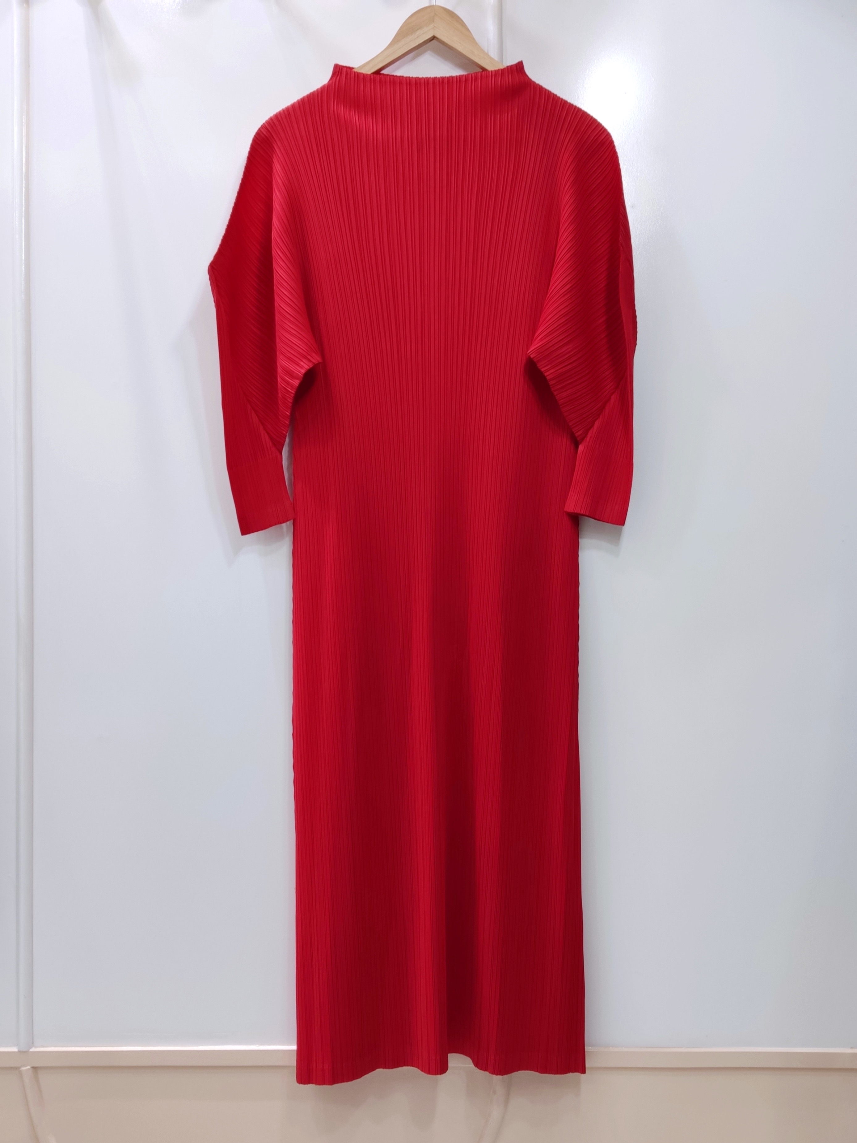 2MUAY รุ่น GJO7877 HIGH NECK ANGLE SLEEVE PLEAT DRESS เดรสผู้หญิง เดรสพลีทคุณภาพ 11สี FREE SIZE