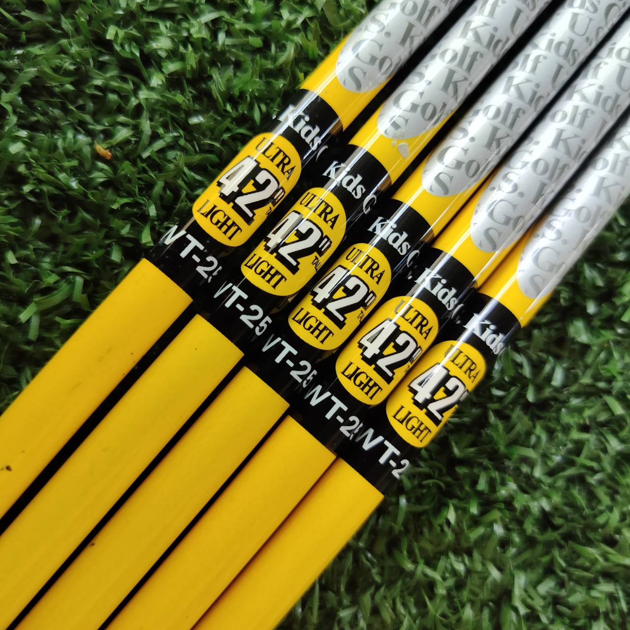ก้านไม้กอล์ฟเด็กสำหรับใส่หัวไม้ ก้าน U.S.KIDS GOLF 42" ULTRA LIGHT WT-25 ความยาวก้าน 25 นิ้ว สำหรับน้องที่มีความสูง 106 เซนติเมตร ก้านไม้กอล์ฟพรีเมี่ยมมือหนึ่ง ของแท้ By NakaraLuxurious
