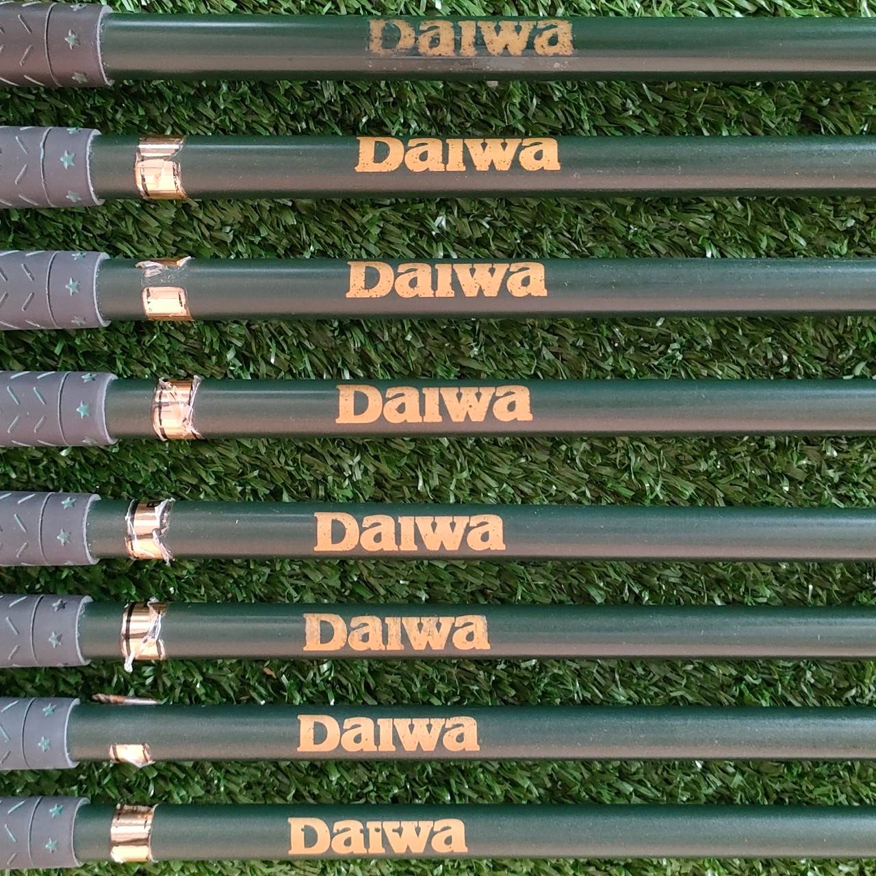 ชุดเหล็ก DAIWA HI-TRAC-TCS TWIN CUS SOLE FLEX R ได้เหล็ก 3 - 10 , DAIWA เป็นก้านกราไฟต์ระดับโลก ตีง่ายและไกล ยืดหยุ่น ไม้กอล์ฟมือสอง ของแท้ BY NakaraLuxurious