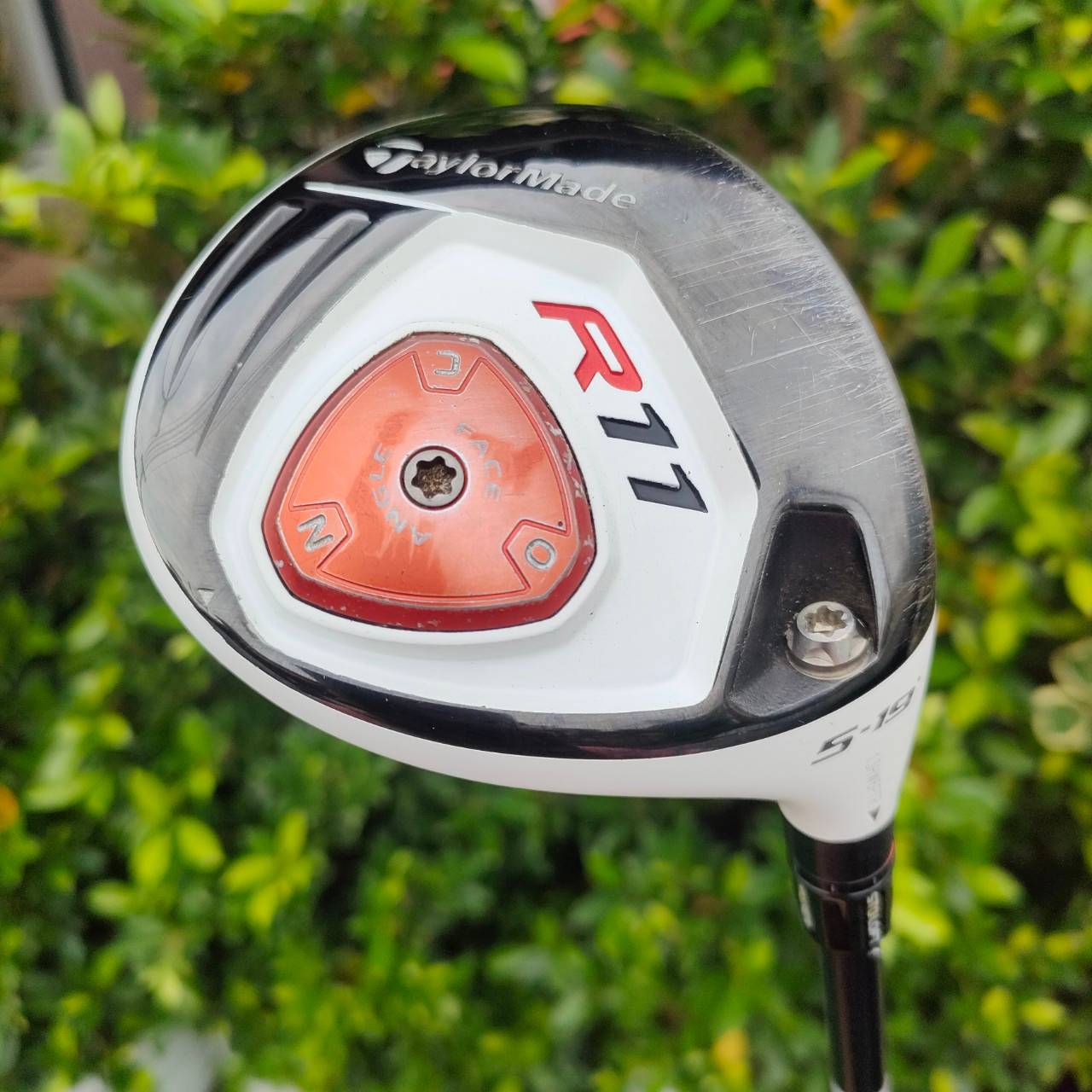 FW5 TAYLORMADE R11 ก้าน FUJIKURA BLUR FLEX S องศา 19 ตีไกลมากๆ ตีง่าย ปรับจูนได้หลายจุดครับ
