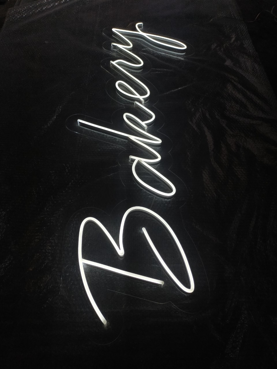 ไฟนีออน เฟค