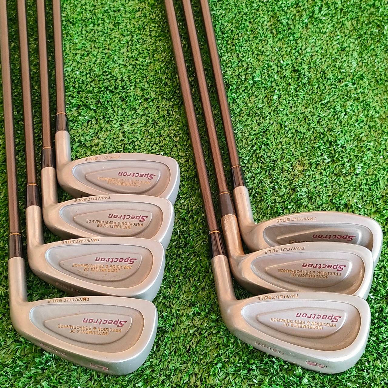 ** ไม้กอล์ฟสำหรับผู้หญิง ** ชุดเหล็ก DAIWA SPECTRON มีเหล็ก 5-9 เเละ PW SW ก้าน KEVLAR VX FLEX L