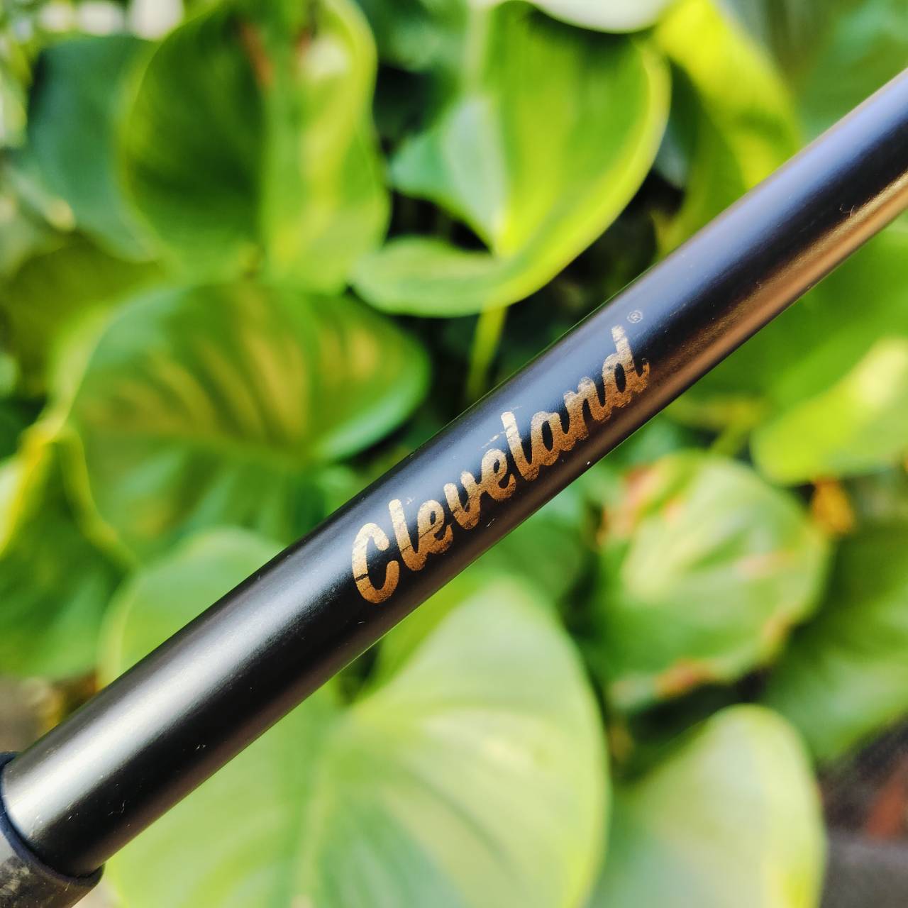 ชุดเหล็กหน้าเด้ง!!! Cleveland QUADPRO มีการออกแบบให้มีแผ่นหน้าเด้ง หน้าบาง แต่แข็งแรงทนทานด้วยวัสดุสุดพรีเมี่ยม ไม้กอล์ฟพรีเมี่ยมมือสอง ของแท้ By NakaraLuxurious