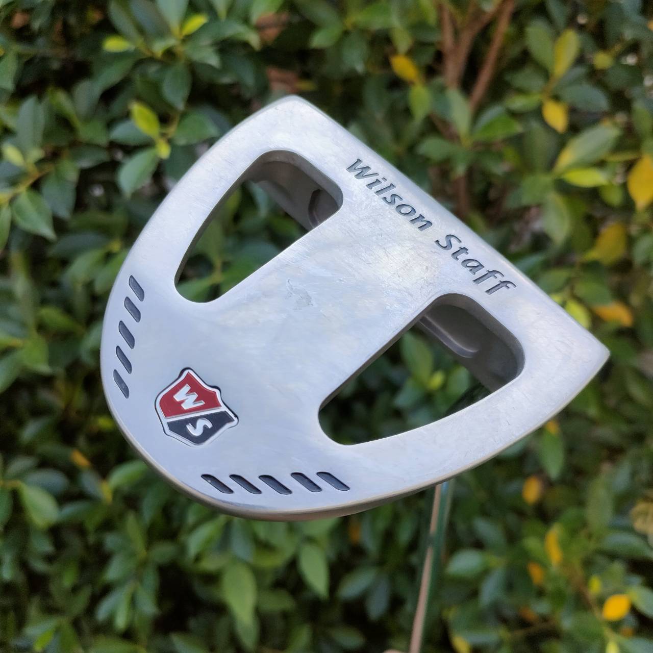 PUTTER WILSON STAFF 8865 ความยาว 34 นิ้ว เป็นซีรี่พรีเมี่ยมของ แบรด์ WILSON หน้าสัมผัสแบบพิเศษ
