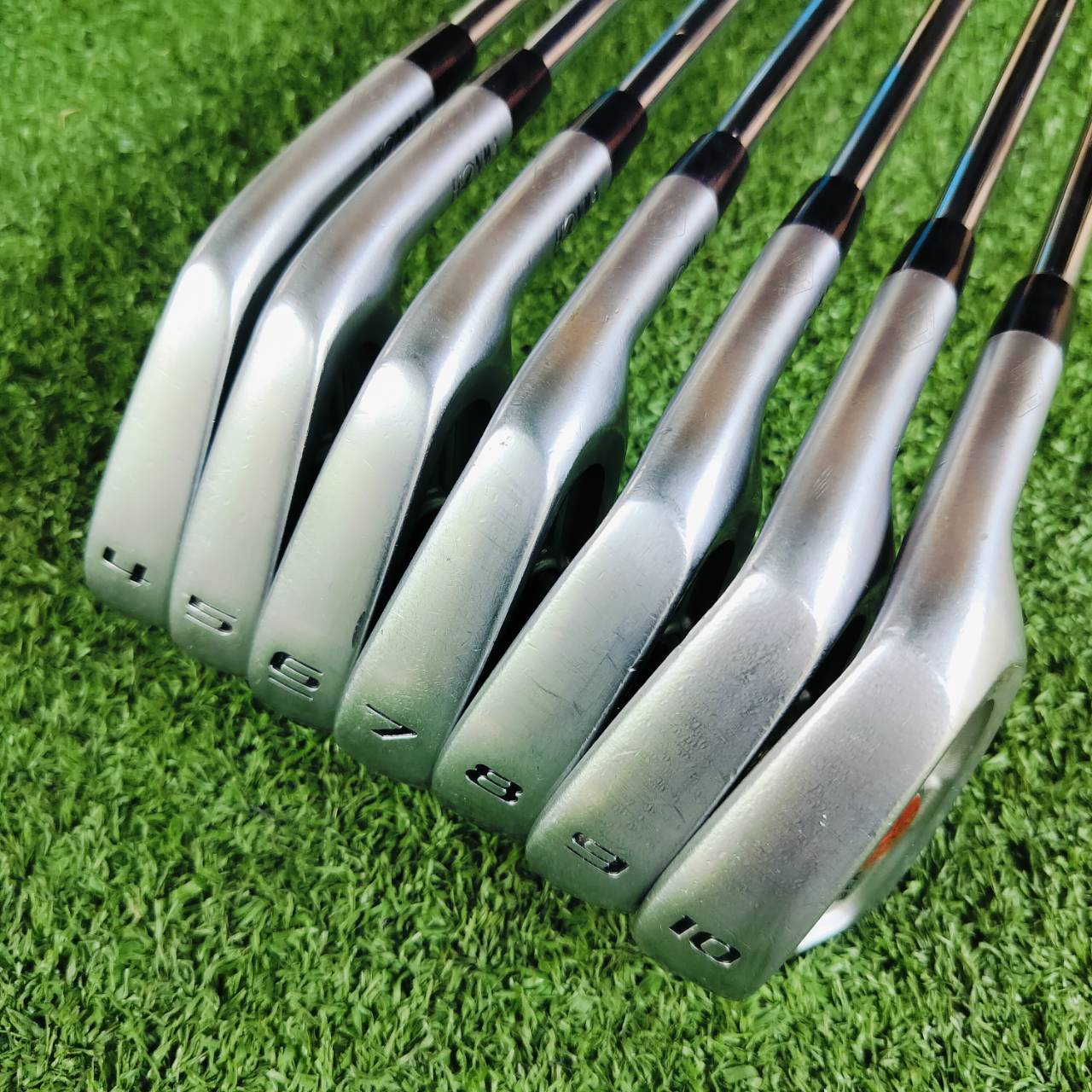 ชุดเหล็ก HONMA BERES PRO เหล็ก FORGED จาก JAPAN SAKATA ถ้าแบรนด์ระดับ HONMA ทำเหล็ก FORGED แบบมันส์ๆ ที่เป็นตระกูล TOP ระดับ BERES ต้องมีอะไรดีกว่าตระกูล TOUR WORLD แน่นอน ไม้กอล์ฟพรีเมี่ยมญี่ปุ่นมือสอง ของแท้ By NakaraLuxurious