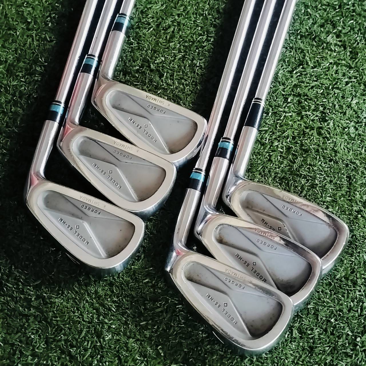 ชุดเหล็ก BRIDGESTONE รุ่น 55-HM เป็นชุดไม้กอล์ฟมือสองที่ได้รับความนิยมในหมู่นักกอล์ฟที่ชื่นชอบอุปกรณ์จากญี่ปุ่น ไม้กอล์ฟพรีเมี่ยมมือสอง ของแท้ By NakaraLuxurious