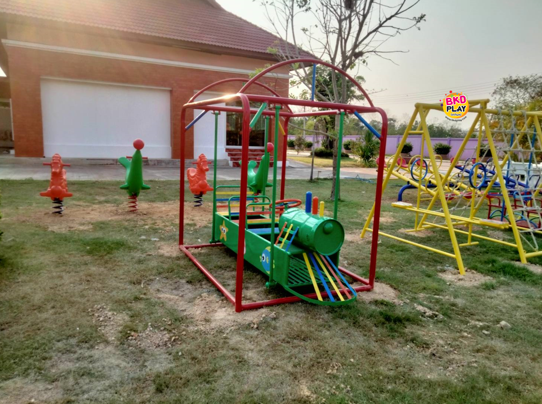 เครื่องเล่นสนามกลางแจ้ง ชุดรวมรถไฟ, ประกอบด้วยสไลเดอร์รถไฟโยกปีนป่ายและชิงช้าม้าโยก OutdoorPlayground,ผลิตเครื่องเล่นสนาม,เครื่องเล่นงบสพฐ.ประชารัฐ ราคาโรงงาน