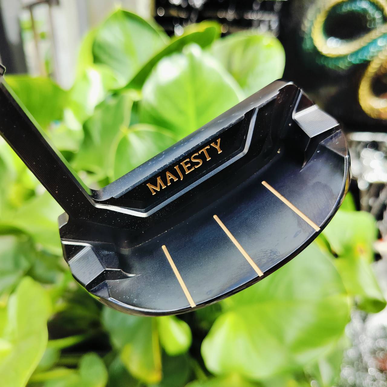 MAJESTY PUTTER – MJ-192M ความยาว 34 นิ้ว พร้อม COVER เดิม ให้ความรู้สึกหรูหราอันเป็นเอกลักษณ์ เฉพาะของแบรนด์ Majesty ไม้กอล์ฟพรีเมี่ยมญี่ปุ่นมือสอง By NakaraLuxurious