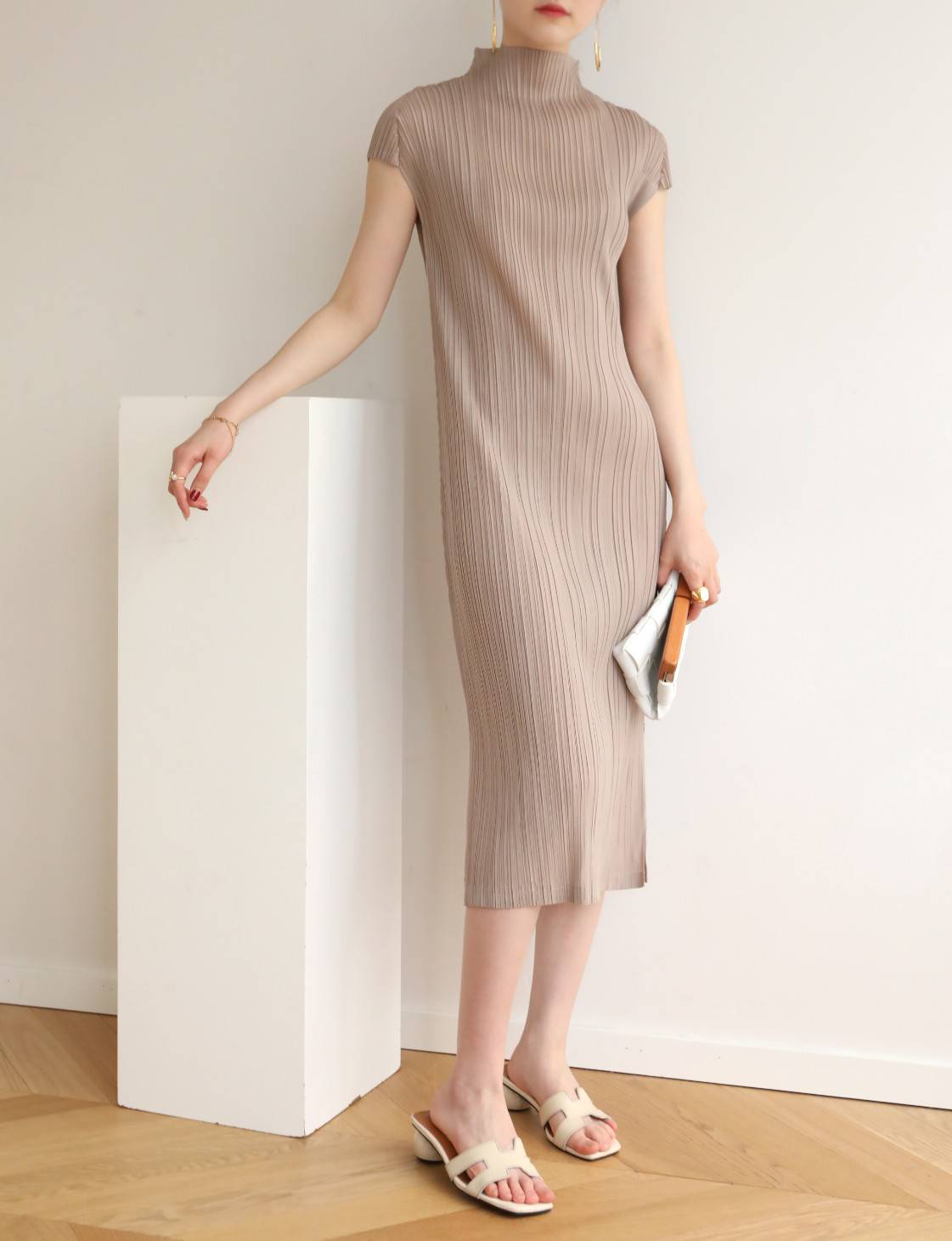 2MUAY GJO7876 เดรสพลีทคุณภาพ HIGH NECK CAP SLEEVE PLEAT DRESS 10 สี FREE SIZE