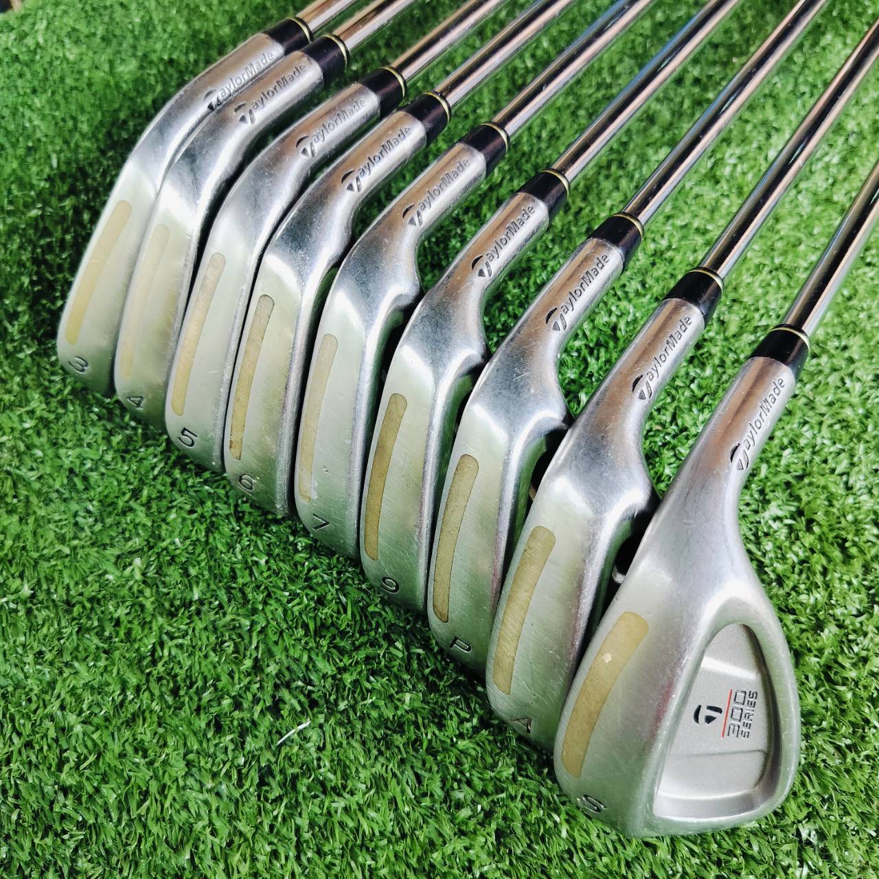* ขาดเหล็ก 8 แต่มี AW * ชุดเหล็ก Taylormade 320 SERIES ก้านเหล็ก Taylormade ก้านเบา LIGHT WEIGHT FLEX R มีเหล็ก 3 4 5 6 7 9 P A S ตีลูกลอยง่าย ตีโดนง่าย และไกลมากๆ ชดเชยความผิดพลาดสูงสุด ไม้กอล์ฟพรีเมี่ยมมือสอง ของแท้ By NakaraLuxurious
