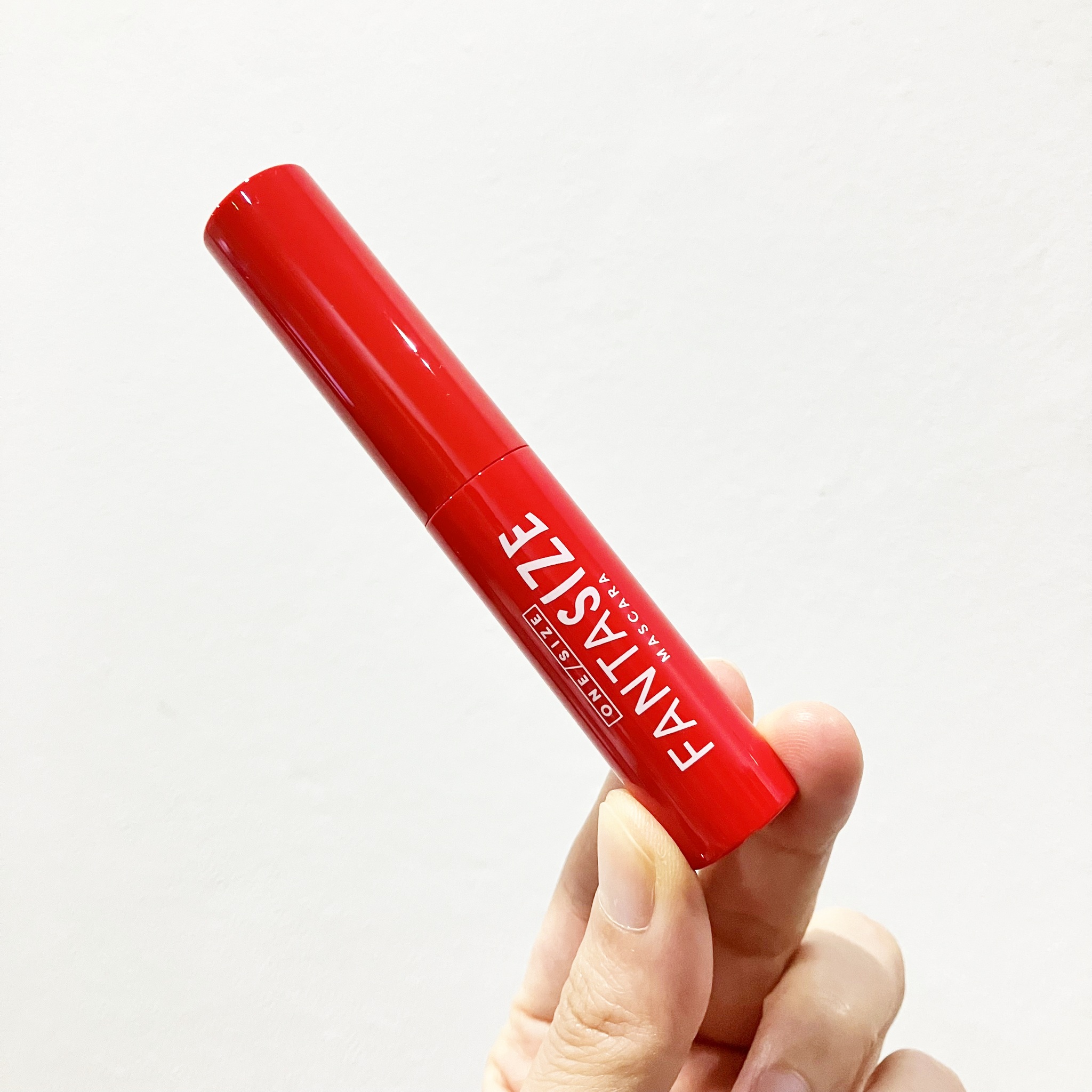 One/Size Fantasize Ultimate Lifting & Lengthening Mascara 5g - Bodacious Black มาสคาร่า