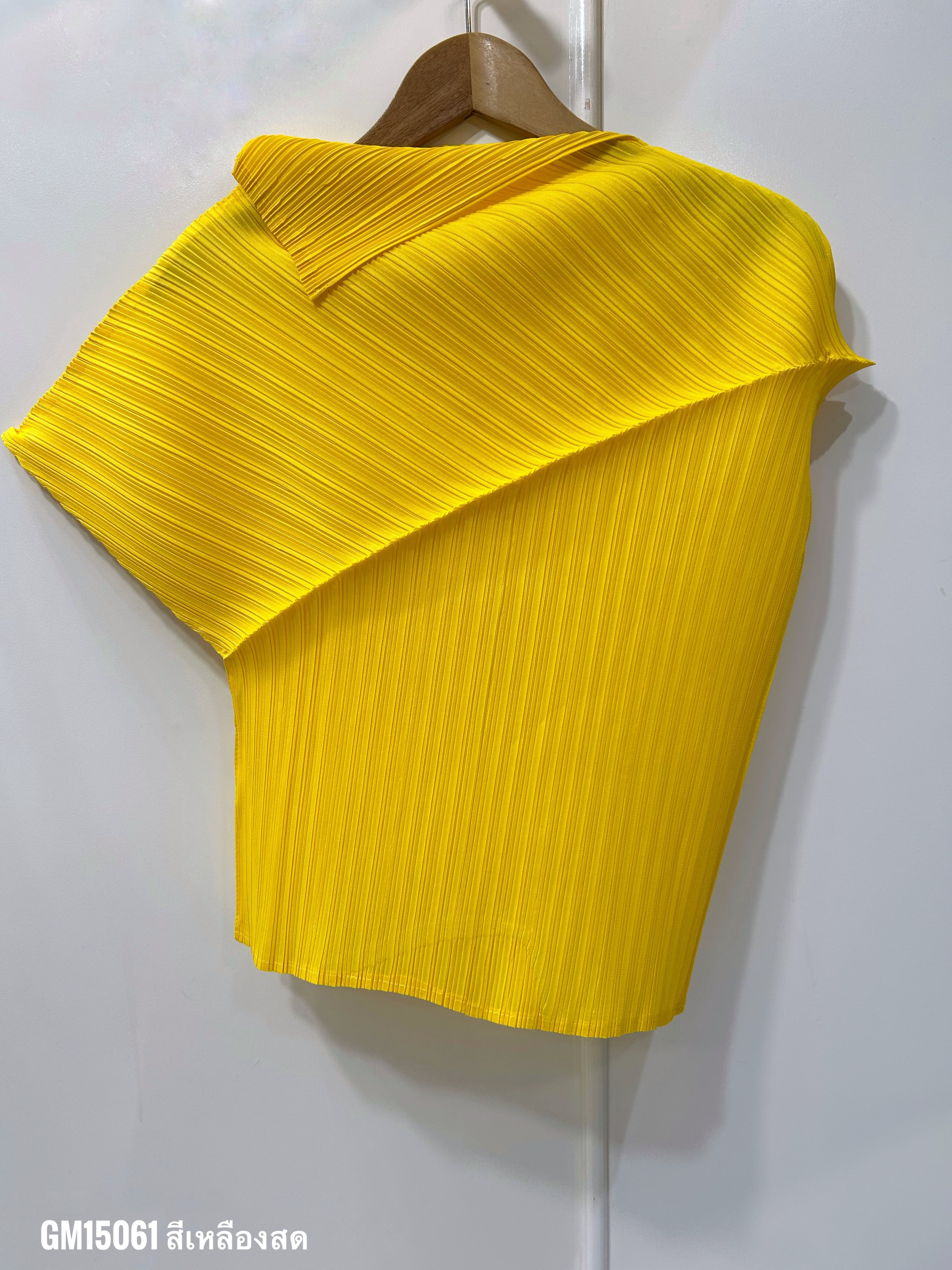 อกถึง 40 นิ้ว 2MUAY รุ่น GM15061 เสื้ออัดพลีท FOLD NECK ASYMMETRIC PLEATED TOP 12สี FREE SIZE