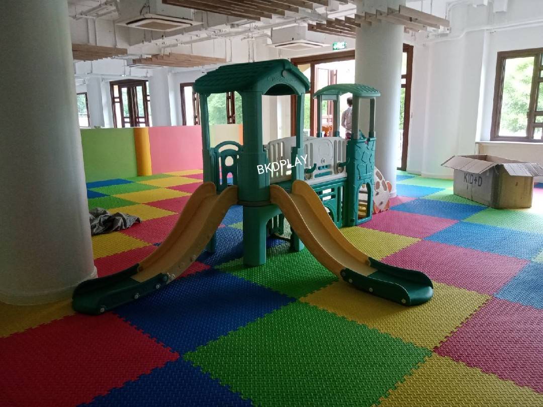 โปรโมชั่นเครื่องเล่นสนามกลางแจ้ง-ในร่มบ้านน้อยสองชั้นราคาโปรโมชั่น 16,000 บาท ,สนามเด็กเล่นราคาถูก,บ้านสไลเดอร์, สไลเดอร์พร้อมปีนป่าย, บ้านน้อยสองชั้น ,กระดานลื่นบ้านมีสไลเดอร์ ,บ้านกระดานลื่นพลาสติก