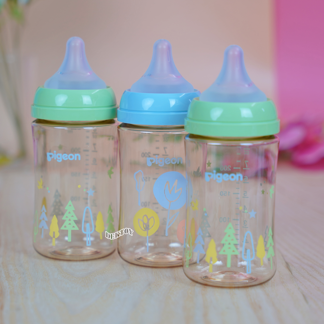 Pigeon พีเจ้น ขวดนมสีชา 8 ออนซ์.+ จุกซอฟท์ทัช พลัส M แพค3ขวด ลาย Natural