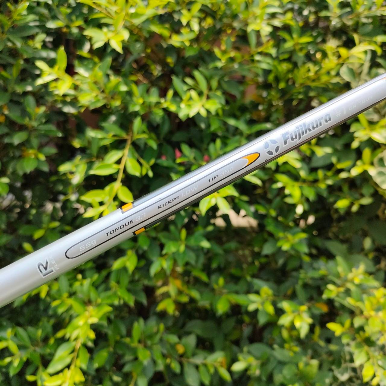 DRIVER CLEVELAND HIBORE องศา 9.5 ก้าน FUJIKURA FITON M GOLD FLEX R ตีดีมากๆรูปทรงพิเศษกดให้ CG ต่ำ และอัตรสปินที่ดีมากๆครับ