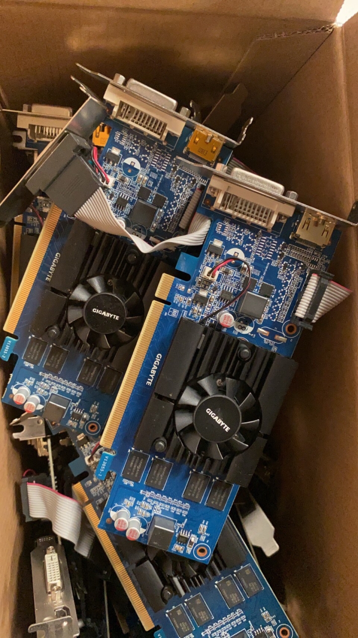 NVIDIA GeForce GT 210/1GB GIGABYTE (D3/) รองรับ Port HDMI , DVI (ขาสั้นหายาก)