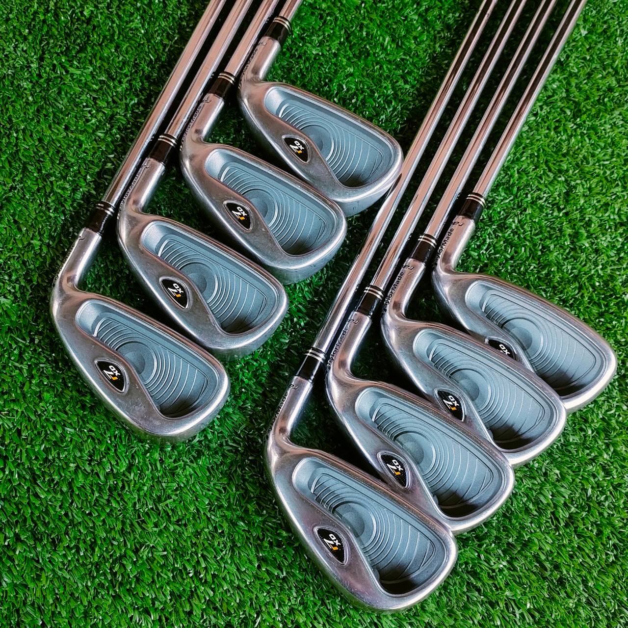 ชุดเหล็ก TAYLORMADE R7 รุ่น XD เป็นรุ่นหน้าเด้ง ตีไกลมากๆ เหมาะสำหรับท่านที่ตีเหล็กไม่ได้ระยะ หน้าใบเหล็กมีแผ่นหน้าเด้งอีกชั้นนึง ไม้กอล์ฟพรีเมี่ยมมือสอง ของแท้ By NakaraLuxurious