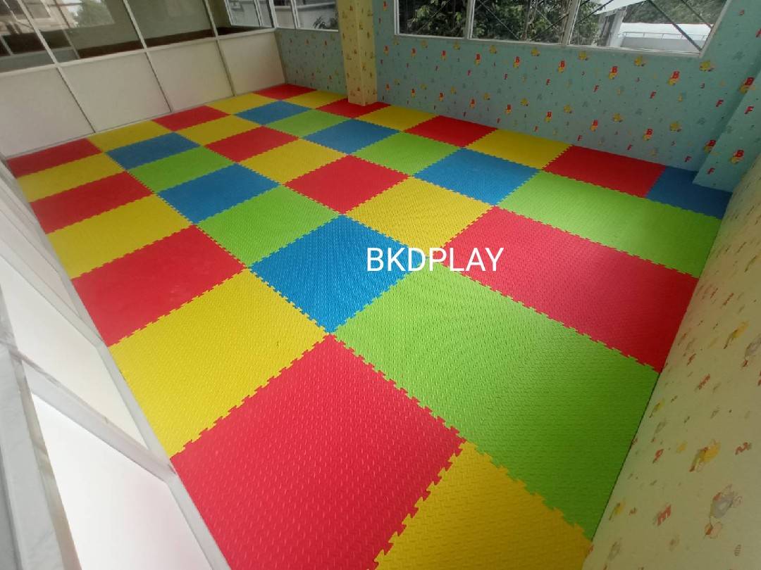 แผ่นโฟมปูพื้นกันกระแทก จิ๊กซอ EVA (งานนำเข้า) 20 มล 100x100 หนา2 ซม. ,แผ่นกันกระแทก,แผ่นโฟมปูพื้น, โฟมปูพื้น,จิ๊กซอว์ปูพื้น, แผ่นรองคลาน สำหรับเครื่องเล่นสนามในร่ม ห้องเด็กเล่น พร้อมส่ง ราคาโรงงาน