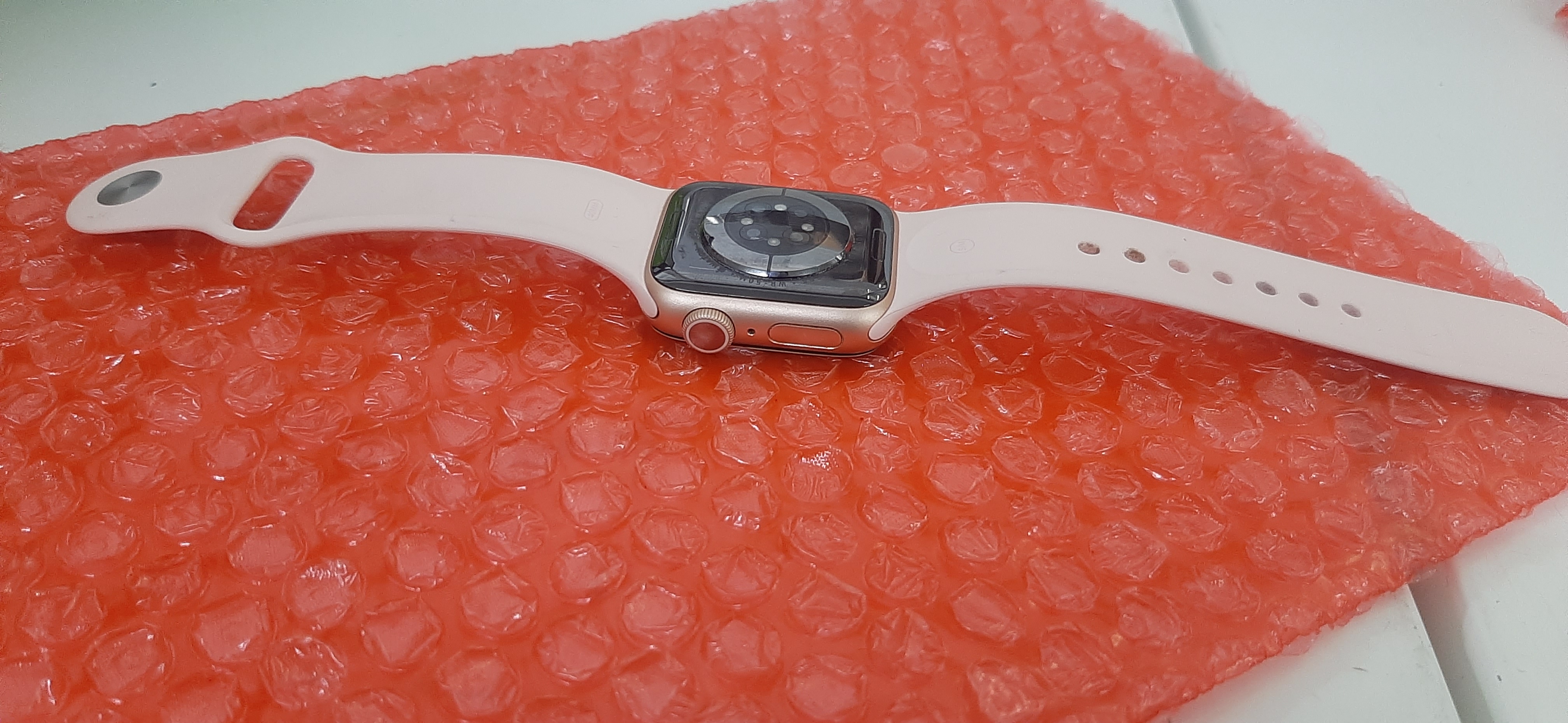 แอ็ปเปิ้ล วอช มือสอง Series6 สายสีชมพู ประกันร้าน 1 เดือน