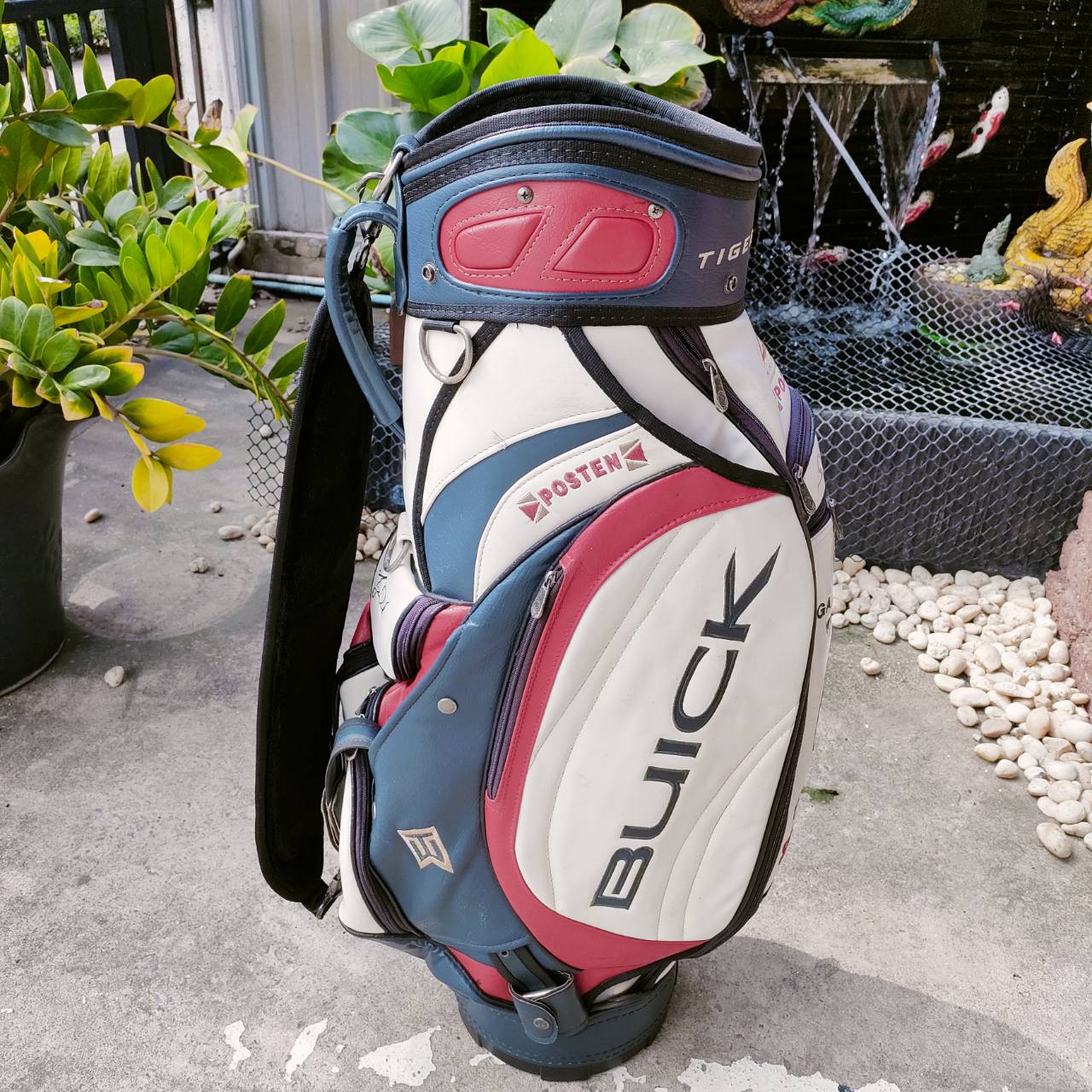ถุงกอล์ฟ BUICK รุ่น TIGER WOODS ของแท้ มือสอง หายากมาก ราคาแพง ภายในบุกำมะหยี่ ถุงสวยมากๆ ไม้กอล์ฟพรีเมี่ยมมือสอง ของแท้ By NakaraLuxurious