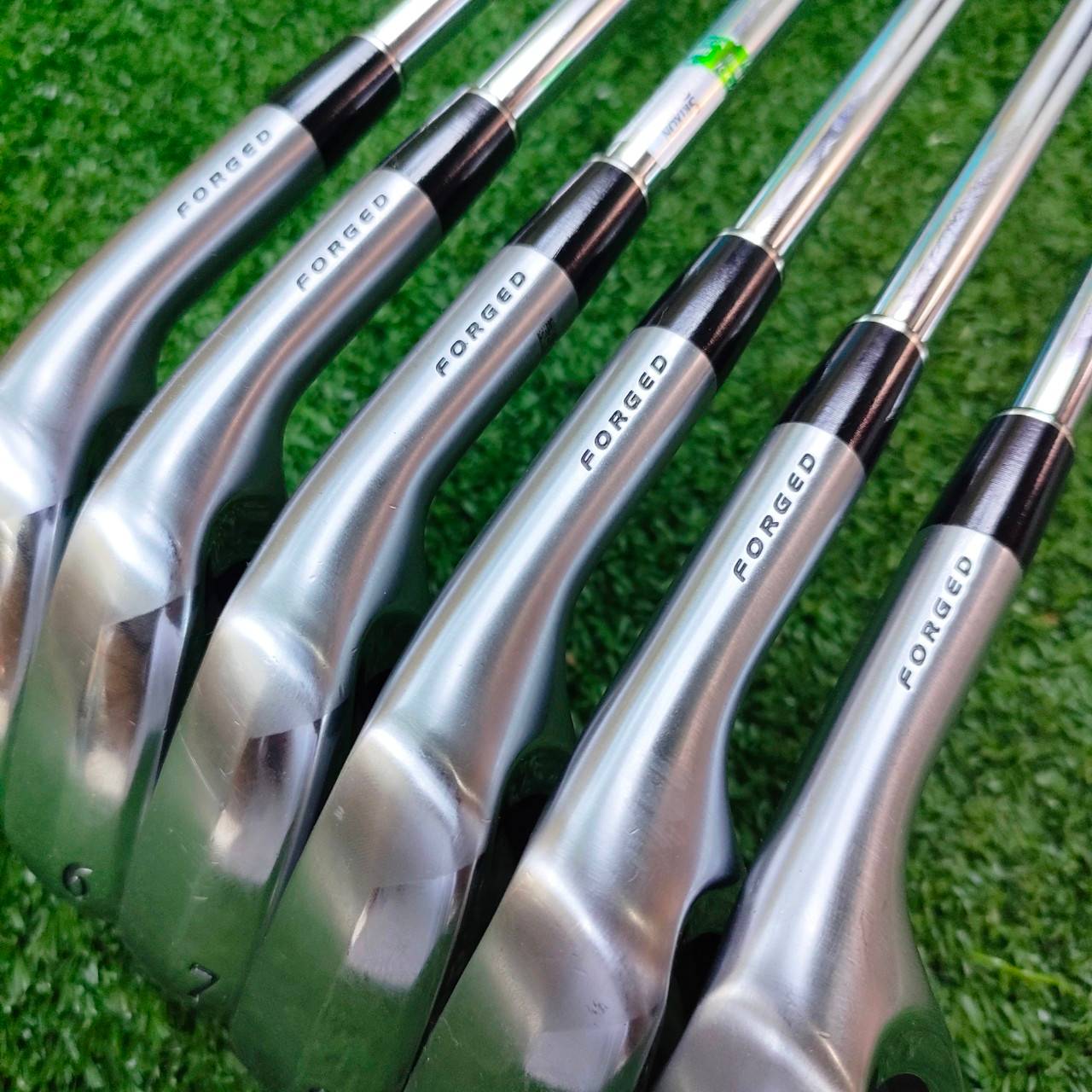 ชุดเหล็ก SRIXON Z585 เพื่อการตีอย่างเสถียรในทุกช็อต!!! มีเหล็ก 5 - 9 เเละ PW ก้าน N.S.PRO 950 GH FLEX R เหล็ก FORGED CAVITY สุดพรีเมี่ยม จากญี่ปุ่น สภาพสวยนางฟ้าจ้าา ไม้กอล์ฟพรีเมี่ยมมือสอง By NakaraLuxurious