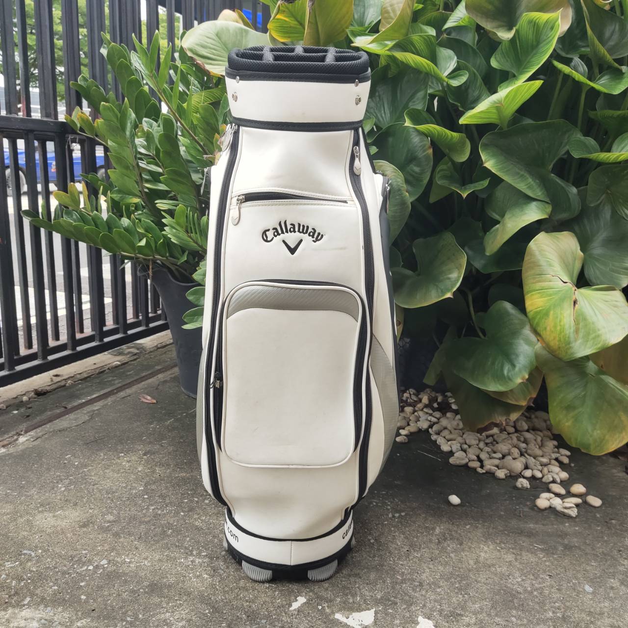 ถุงกอล์ฟ Callaway มือสอง – แบบ 14 ช่องแยกไม้ ฟังก์ชันครบ ตอบโจทย์นักกอล์ฟที่ชอบความเป็นระเบียบ!