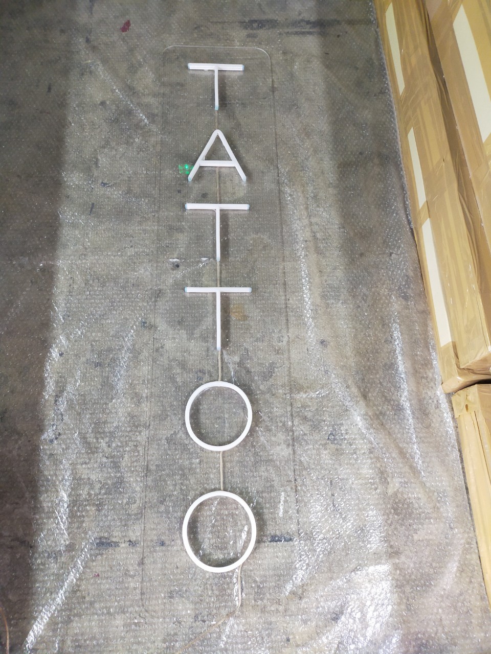 ไฟนีออน เฟค