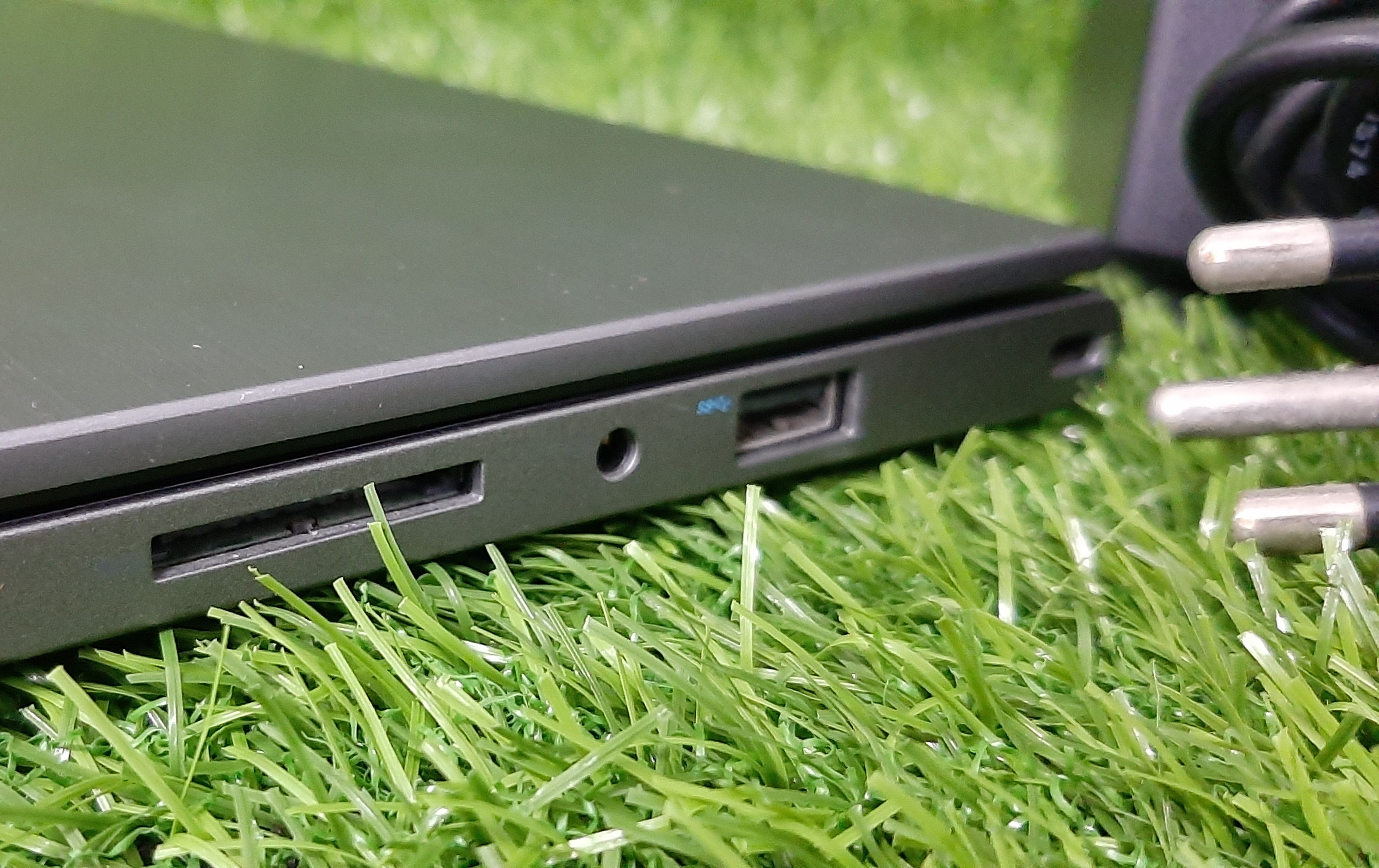 Notebook มือสอง ประกันร้าน 1 เดือน Dell Vostro 14-5459 (i5-6200U Ram4GB HDD500GB VGA930M 2GB) + Adapter