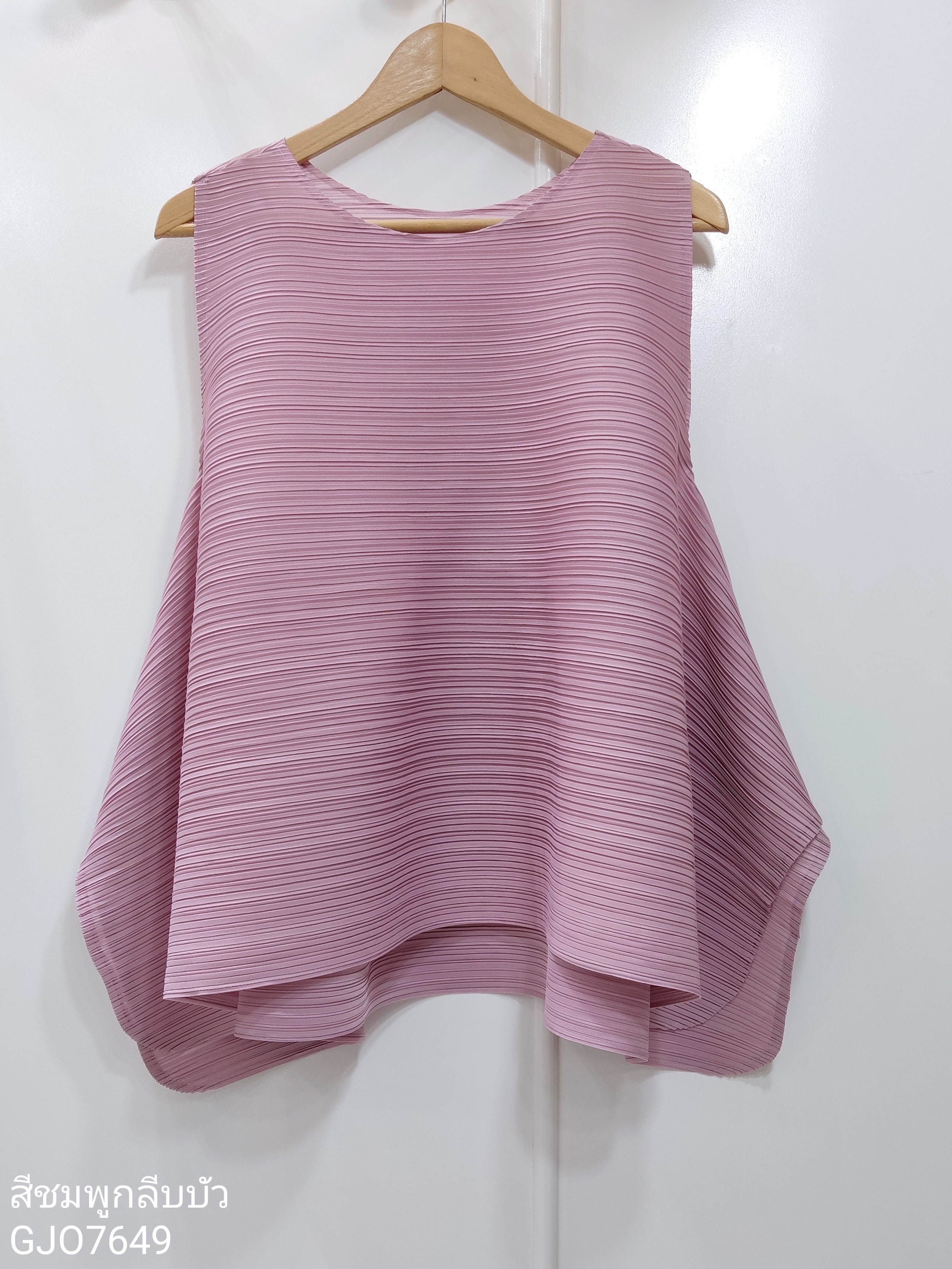 ปรับราคาลง20%!! 2MUAY รุ่น GJO7649 เสื้ออัดพลีทคุณภาพ SLEEVELESS CINCHED WAIST PLEATED TOP 11 สี FREE SIZE
