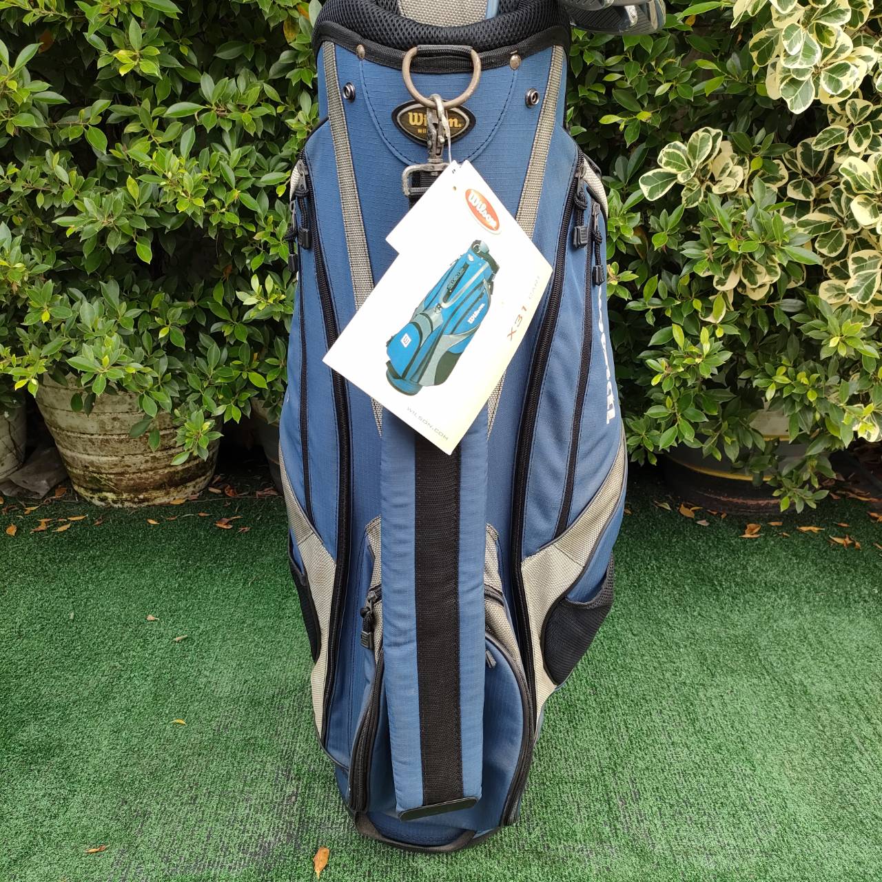 **ไม้กอล์ฟสำหรับผู้หญิง** LADYSET WILSON PALCESS ของใหม่มือหนึ่ง คุณภาพดีมาก ชุดนี้ไม่มี Driver และเหล็กยาว เพราะ Driver และ ไฮบริด เป็นไม้พิเศษที่สามารถไปเลือกซื้อแยกชิ้น เพื่อที่จะได้หัวใหญ่และเทคโนโลยีทันสมัย อย่างในปัจจุบัน ไม้กอล์ฟมือสอง ของแท้ BY Na