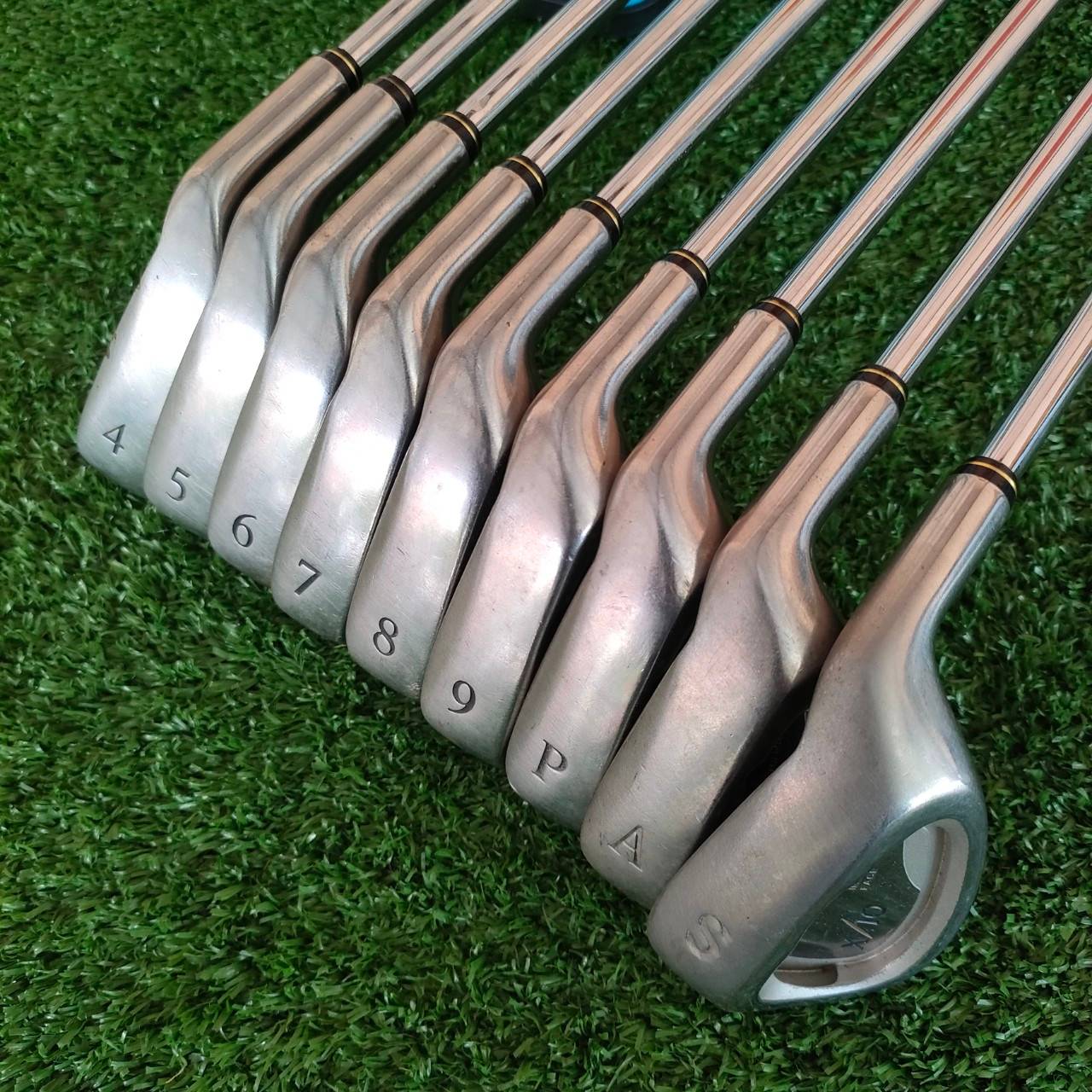 ชุดเหล็ก XXIO IMPACT POWER FACE มีเหล็ก 4-9 เเละ PW AW SW ก้าน N.S.PRO 950 GH FLEX R ชุดเหล็กพรีเมี่ยมหน้าเด้งจากญี่ปุ่น มีแผ่นไทเทเนี่ยมที่หน้าไม้ ก้านพรีเมี่ยมเหล็กเบา 95 กรัม สภาพสวยเดิมๆทั้งชุด ไม้ครบ เต็มขุดเลยครับ