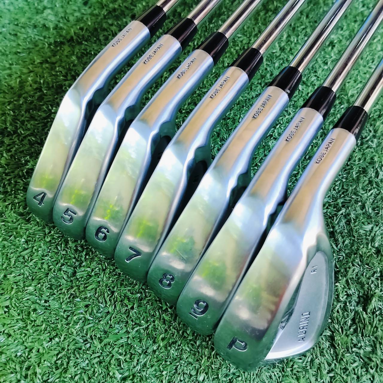 ชุดเหล็ก A Grind R1 ก้าน PROJECT X 95 FLIGHTED 5.5 เหล็ก FORGED พรีเมี่ยม จาก KOBE JAPAN หายากมาก ตีนุ่มจัด และมี CAVITY ตีง่าย ให้สปินได้ดี สภาพสวยนางฟ้าเลยค่ะ ไม้กอล์ฟพรีเมี่ยมญี่ปุ่นมือสอง ของแท้ By NakaraLuxurious